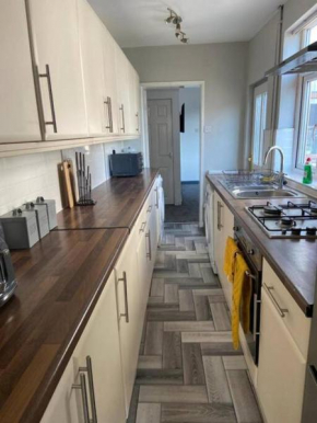 Stylish 3-Bedroom House in Warrington - Sleeps 5
